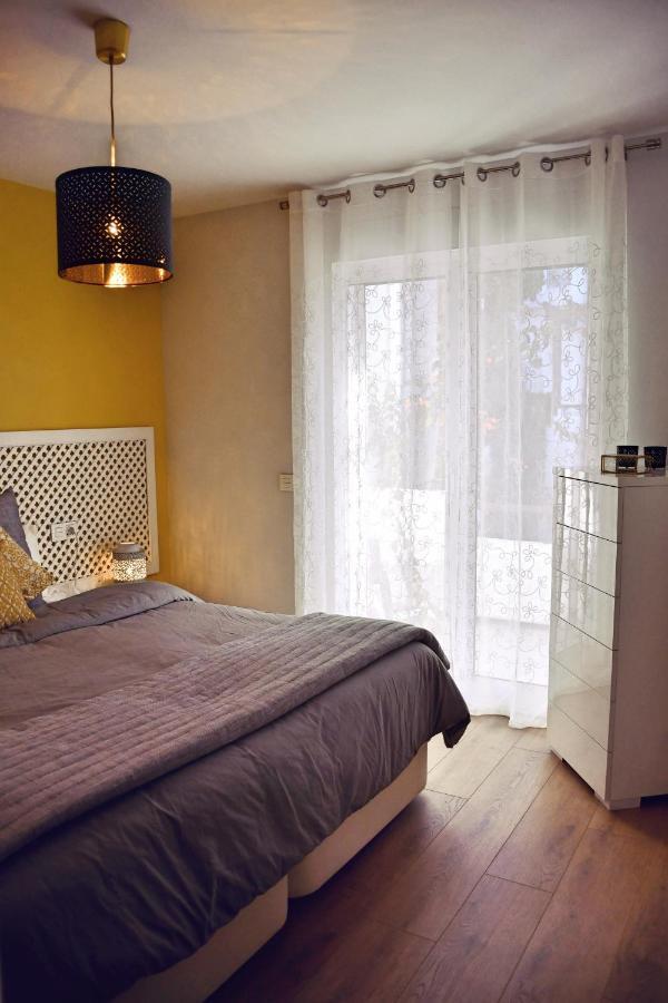 Yellow Jasper - Gemstone Getaway Holiday home *